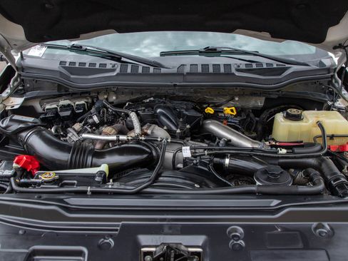 Used 2019 Ford F250 Lariat w/ Chrome Package AWD/4WD image 32