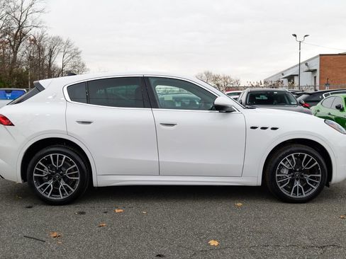 New 2025 Maserati Grecale GT image 8