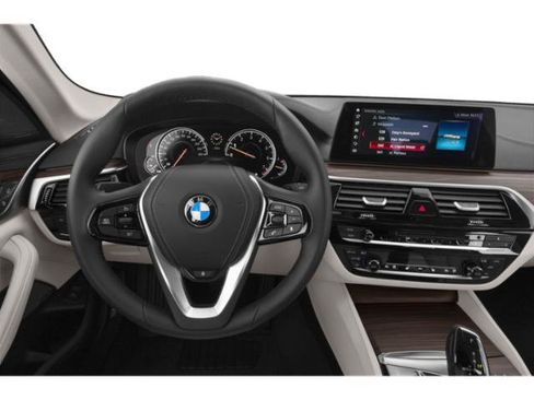 Used 2019 BMW 530i w/ Convenience Package RWD image 10