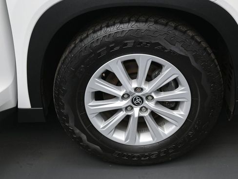 Used 2024 Toyota Grand Highlander XLE image 34