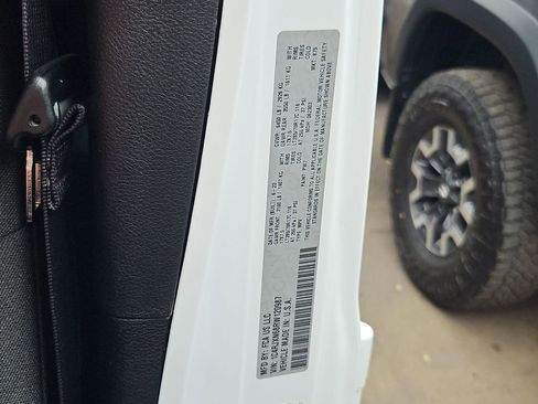 Used 2024 Jeep Wrangler Unlimited AWD/4WD image 28