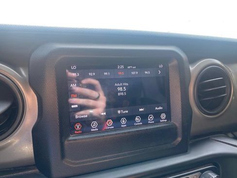 Used 2021 Jeep Gladiator Sport AWD/4WD image 19