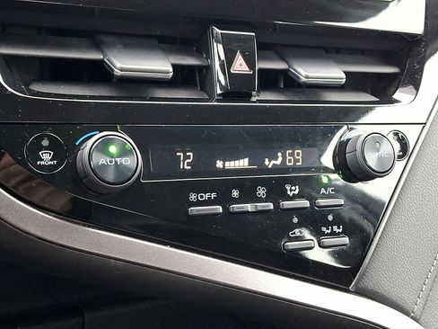 Used 2021 Toyota Camry LE image 16