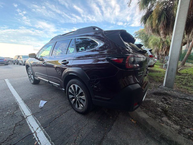Used 2025 Subaru Outback Limited AWD/4WD image 2