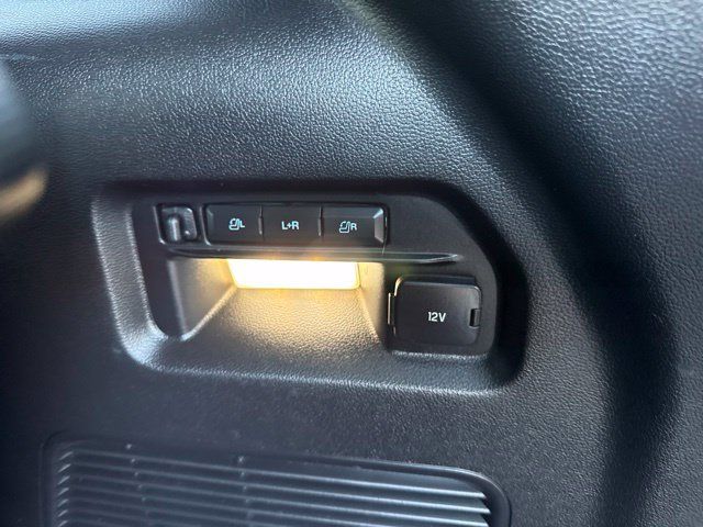 Used 2021 Ford Explorer Limited w/ Equipment Group 301A AWD/4WD image 22