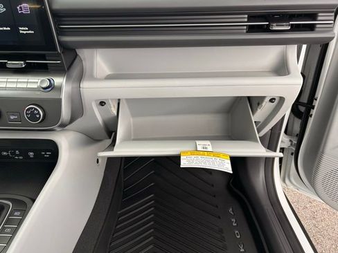 New 2026 Hyundai Kona SE image 22