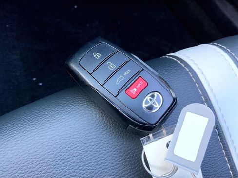 Used 2025 Toyota Camry SE w/ Multimedia Upgrade Package image 14