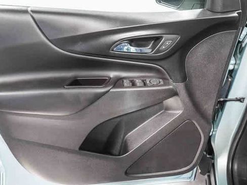 Used 2022 Chevrolet Equinox LT w/ LPO, Floor Liner Package image 21