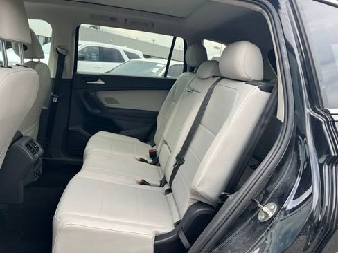Used 2021 Volkswagen Tiguan SEL AWD/4WD image 13