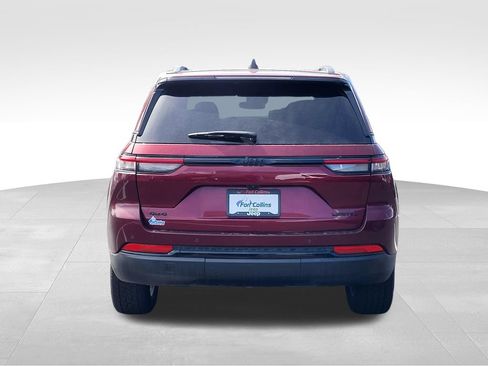 Used 2023 Jeep Grand Cherokee Limited w/ Black Appearance Package AWD/4WD image 7