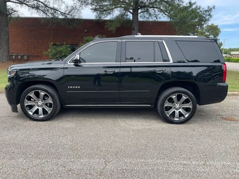 Used 2017 Chevrolet Tahoe Premier RWD image 2