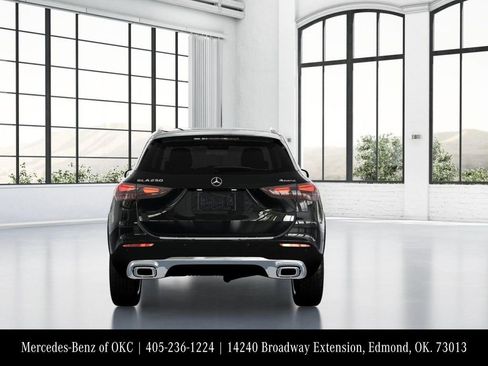 Used 2025 Mercedes-Benz GLA 250 4MATIC image 25