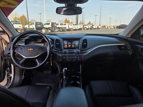 Used 2017 Chevrolet Impala LT image 27