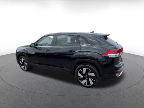 Used 2025 Volkswagen Atlas Cross Sport SE image 10