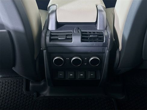 Used 2020 Land Rover Defender 110 S image 22