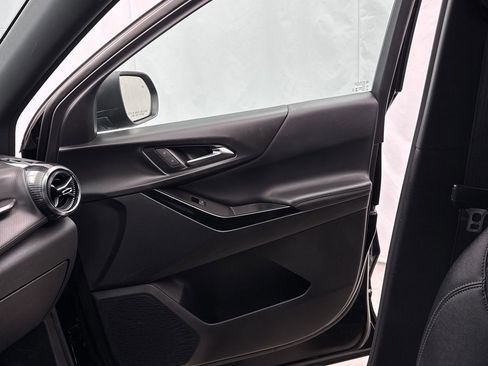 Used 2025 Chevrolet Equinox LT w/ Convenience Package II image 23