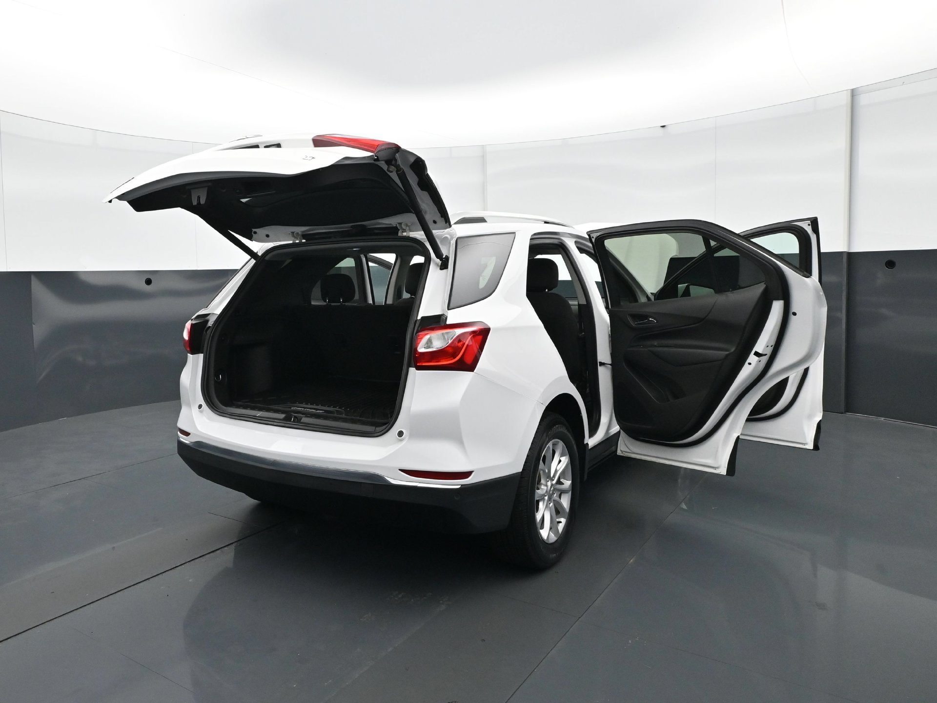 Used 2018 Chevrolet Equinox LT w/ Sun & Infotainment Package FWD image 35