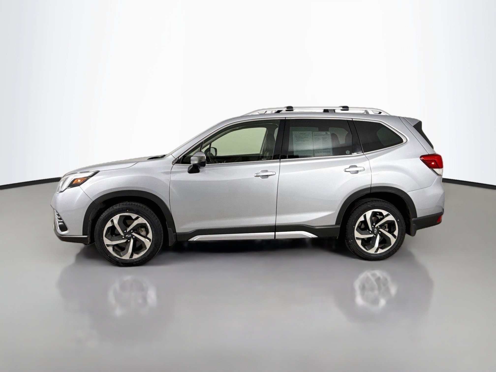 Used 2023 Subaru Forester Touring AWD/4WD image 4
