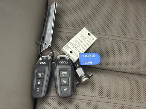 Used 2025 Audi Q5 Premium Plus w/ Premium Plus image 25