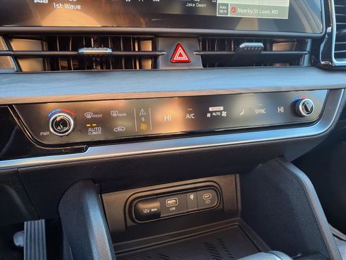 Used 2025 Kia Sportage X-Line image 11