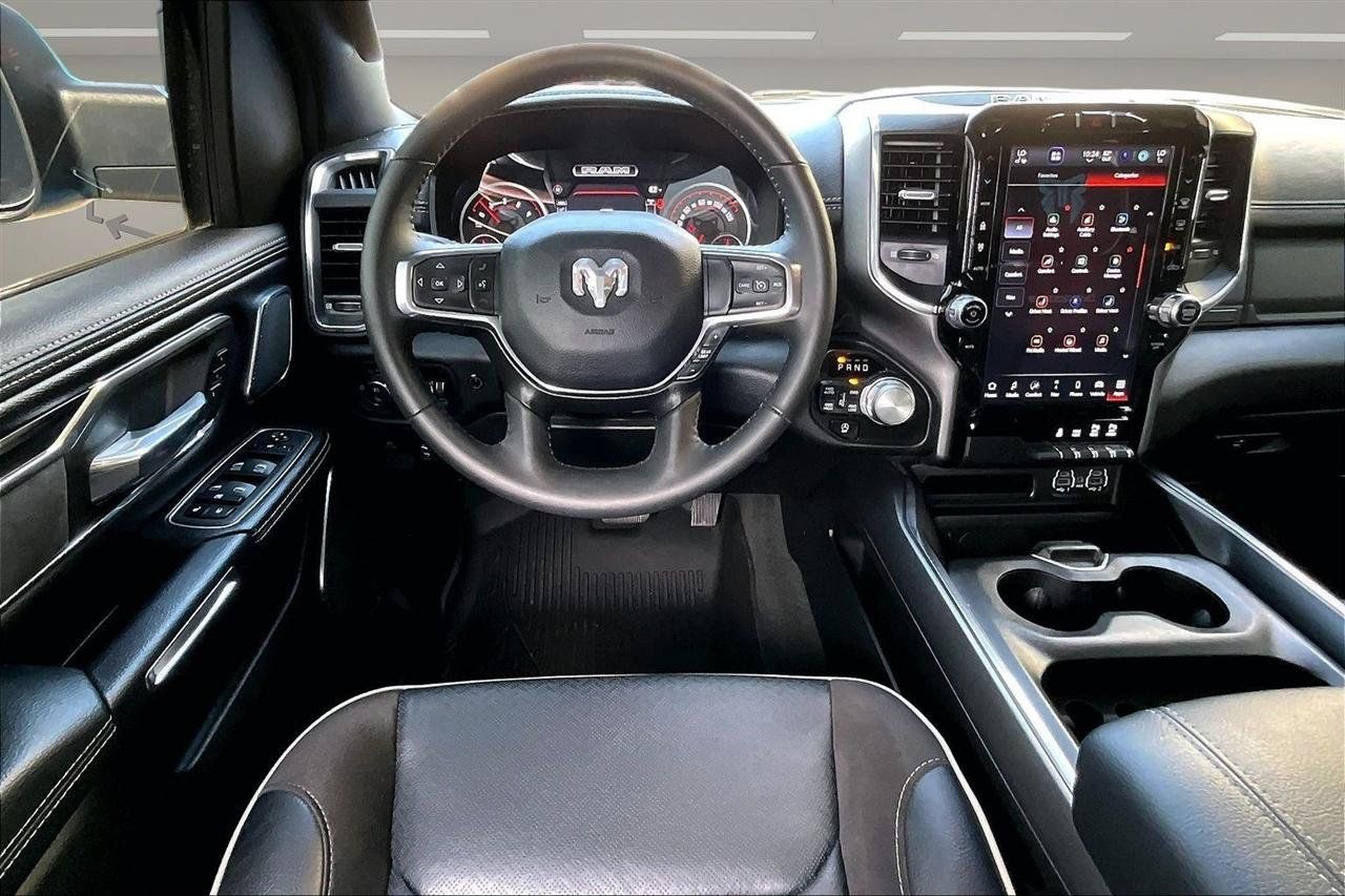 Used 2024 RAM 1500 Laramie AWD/4WD image 9
