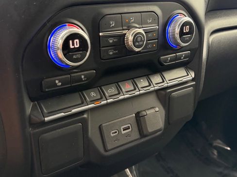 Used 2021 GMC Sierra 1500 SLE w/ X31 Off-Road Package AWD/4WD image 22