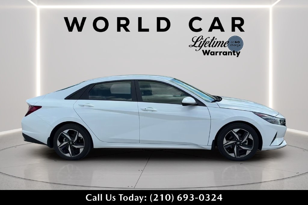 Used 2023 Hyundai Elantra SEL w/ Convenience Package FWD image 2