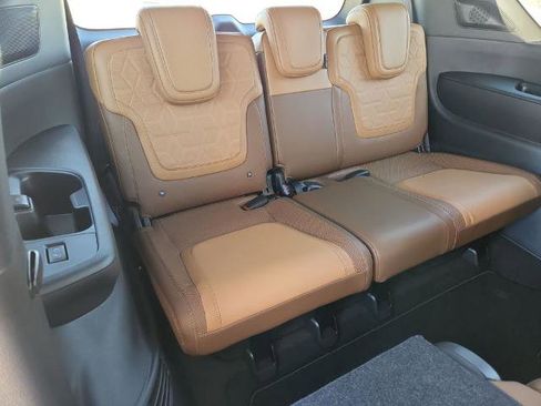 Certified 2025 Nissan Armada Platinum Reserve image 14