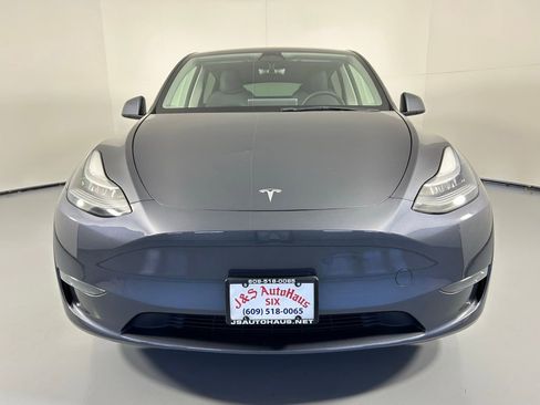 Used 2023 Tesla Model Y Long Range image 2