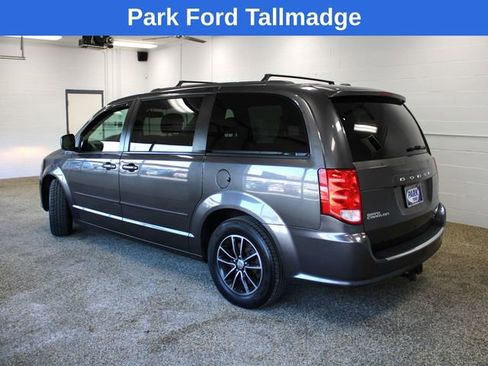 Used 2017 Dodge Grand Caravan GT image 2