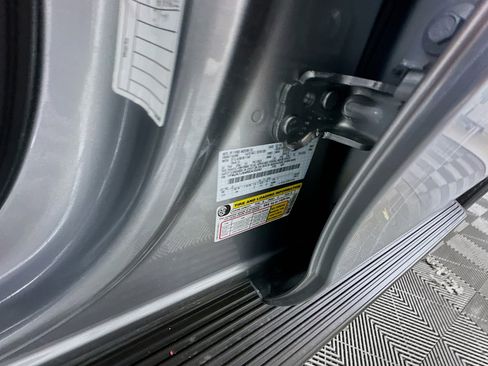 Used 2024 Ford Expedition Max XLT image 12