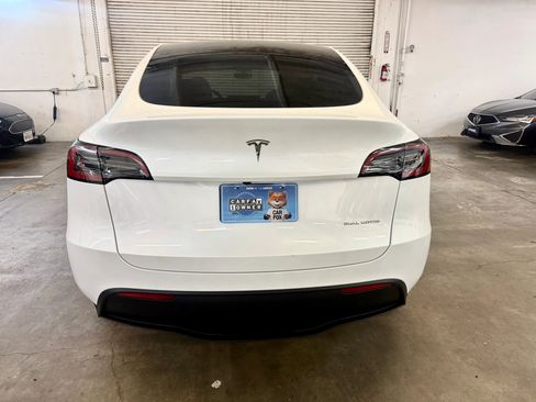 Used 2023 Tesla Model Y Long Range image 6
