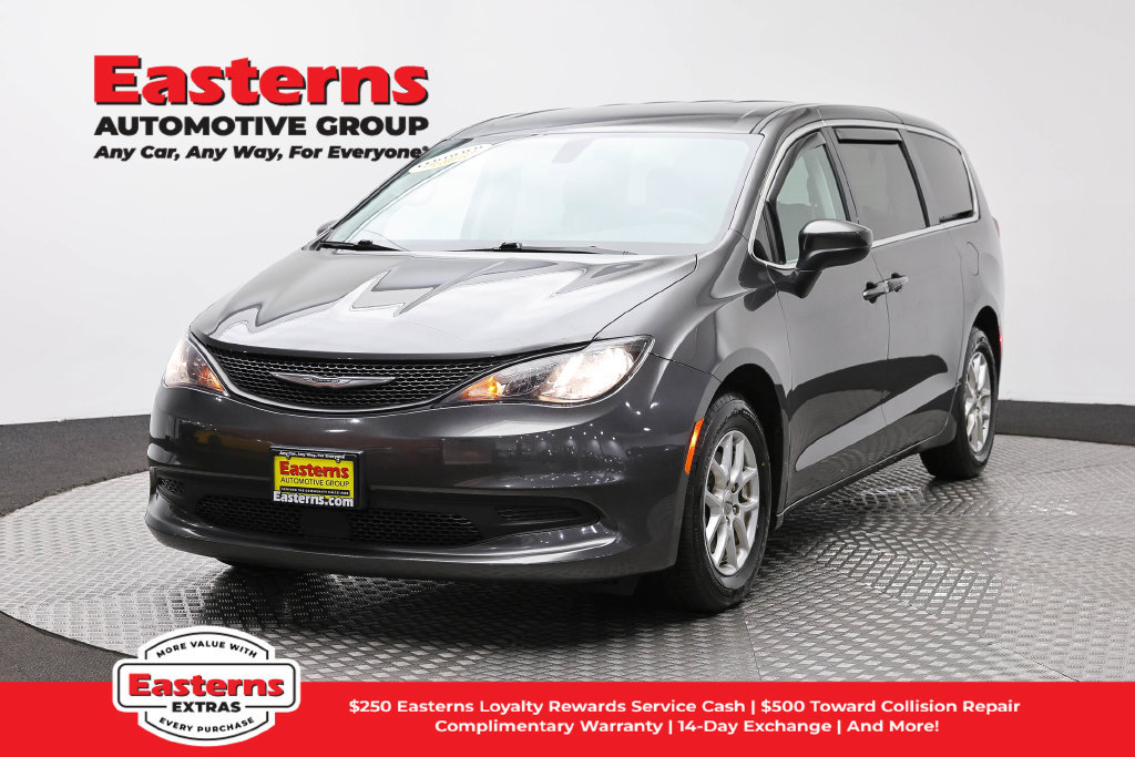 Used 2022 Chrysler Voyager LX FWD image 1