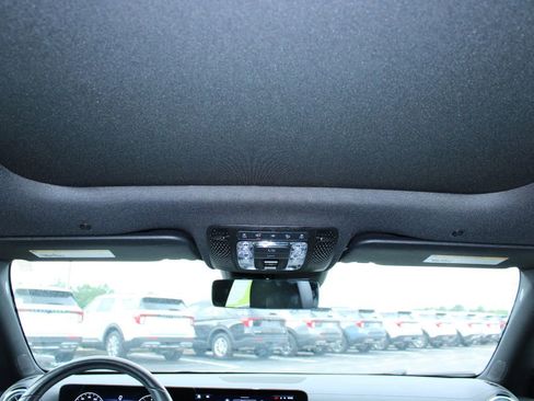 Used 2025 Mercedes-Benz CLA 250 image 22