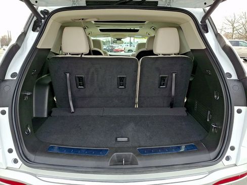 Used 2023 Buick Enclave Essence w/ Experience Buick Package image 28