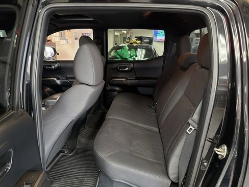 Used 2017 Toyota Tacoma TRD Off-Road image 22