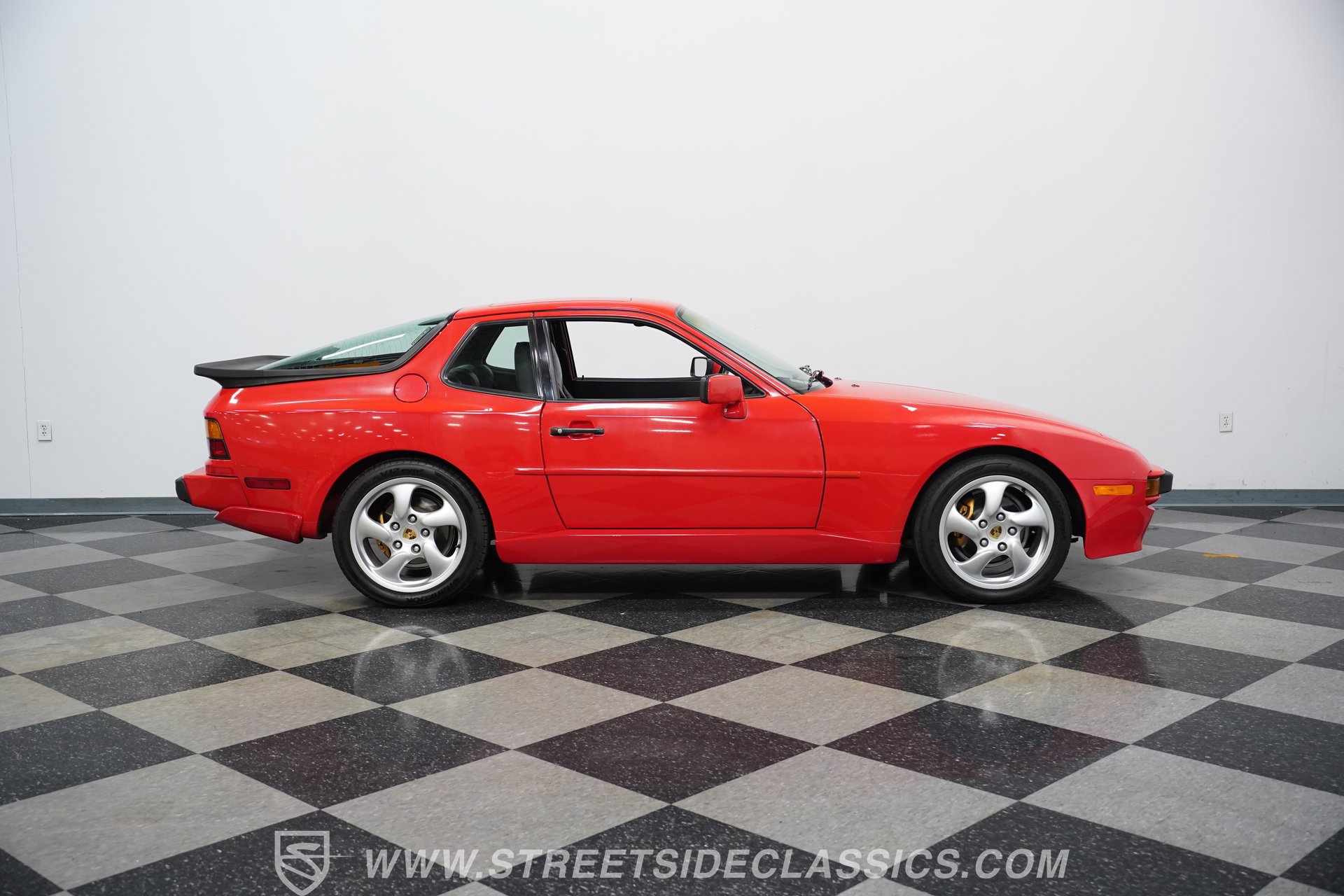Used 1987 Porsche 944 Coupe RWD image 14