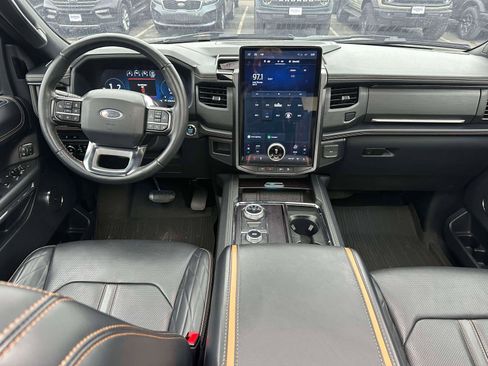 Used 2024 Ford Expedition Max Platinum image 12