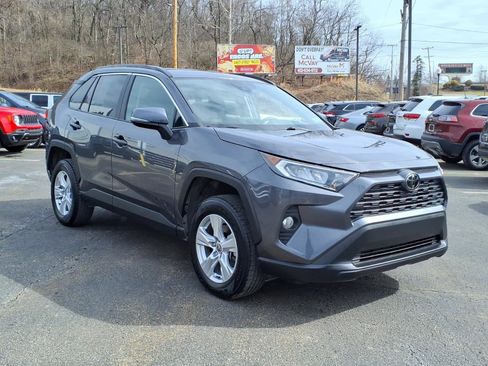 Used 2021 Toyota RAV4 XLE image 5