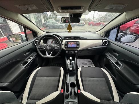 Used 2021 Nissan Versa SV image 16