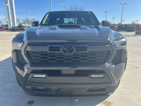 Used 2024 Toyota Tacoma TRD Sport image 2