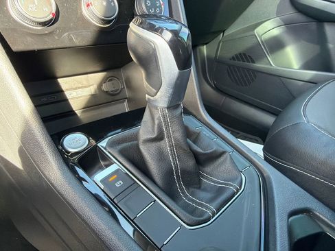 Used 2023 Volkswagen Taos SE w/ Panoramic Sunroof Package image 31