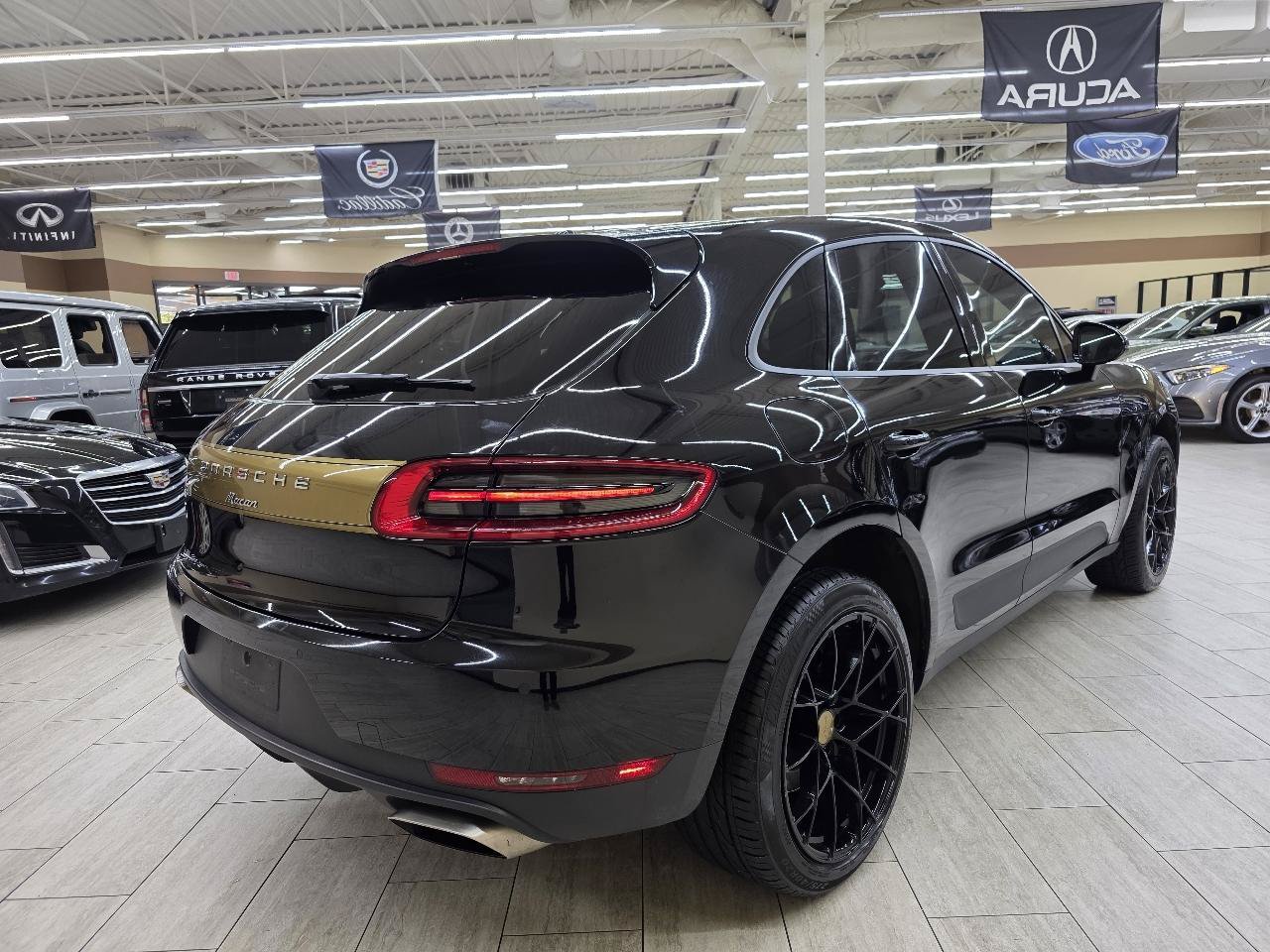 Used 2018 Porsche Macan AWD/4WD image 6