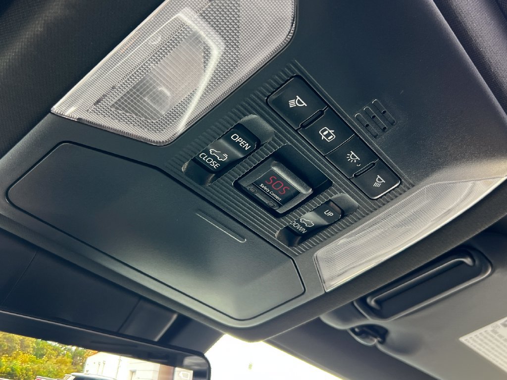 Used 2019 Toyota RAV4 XSE w/ Carpet Mat Package AWD/4WD image 39