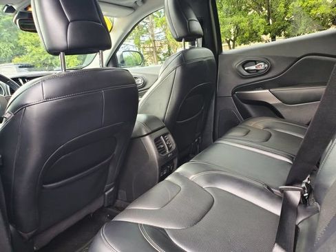 Used 2021 Jeep Cherokee Limited AWD/4WD image 10
