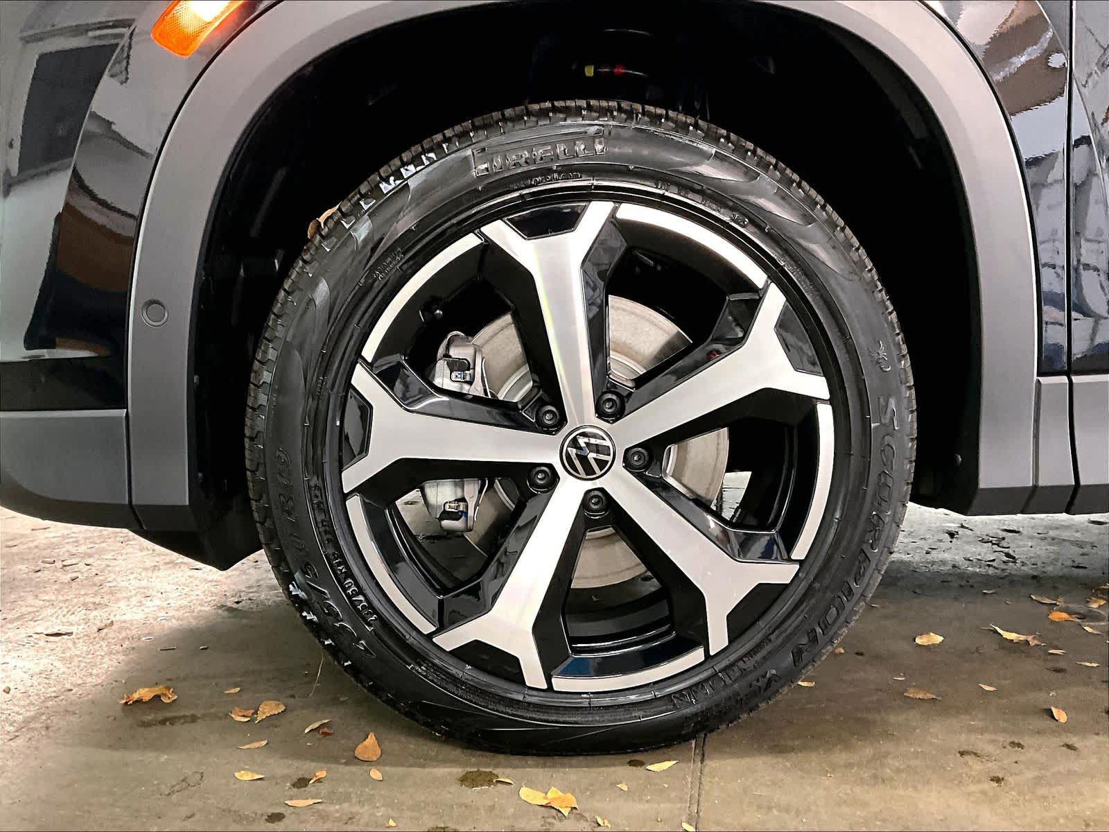 New 2026 Volkswagen Tiguan SE AWD/4WD image 14