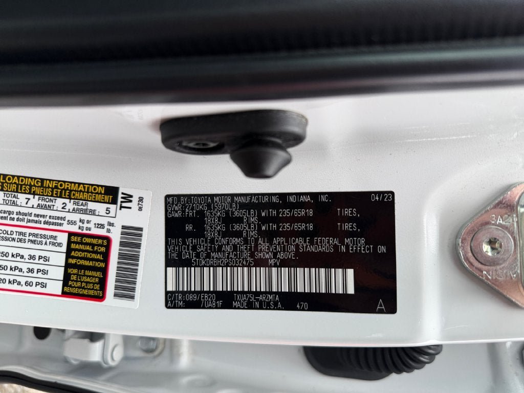 Used 2023 Toyota Highlander XLE AWD/4WD image 36