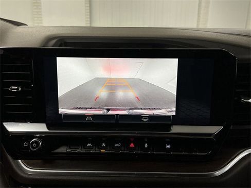 Certified 2022 GMC Sierra 1500 SLT w/ SLT Convenience Package image 15