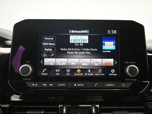 Used 2024 Nissan Pathfinder SV AWD/4WD image 15