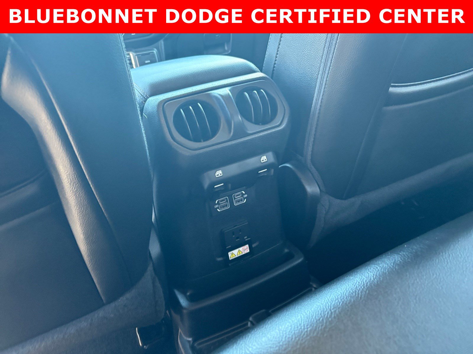 Used 2022 Jeep Wrangler Unlimited Sahara AWD/4WD image 29